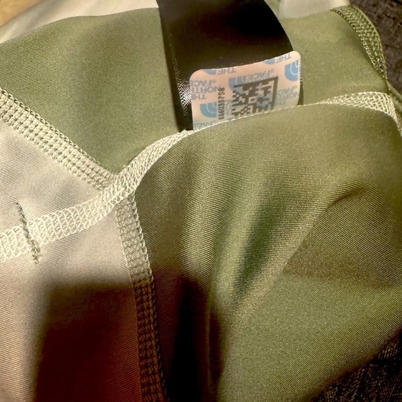 North Face bodysuit, one of a kind. - Picture 6 of 7